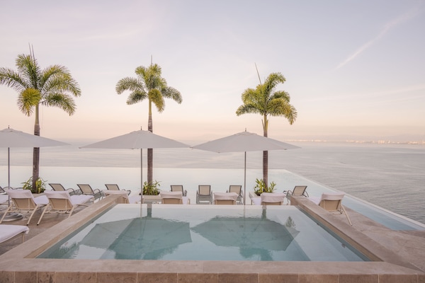 Rooftop pool