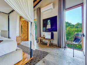 Master Suite | Roupas de cama premium, edredons de pluma, frigobar, cofres nos quartos