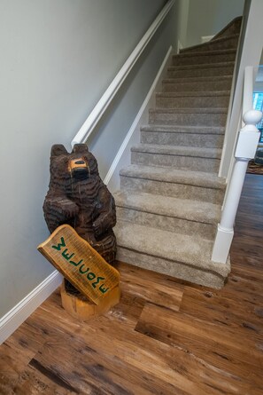 Interior - Hawk's Landing Lodge - 3 Floors Entire Townhouse (Conway)