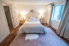 4 bedrooms, WiFi - Hawk's Landing Lodge - 3 Floors Entire Townhouse (Conway)