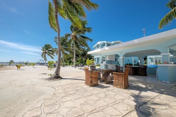 Outdoor dining - Family friendly condo, large veranda amazing views (San Pedro Town)