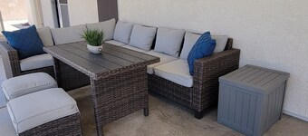 Comfortable house w/a beautiful heated pool and covered patio in southern Tuscon