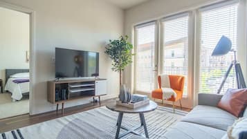 2 habitaciones, tabla de planchar con plancha, wifi y ropa de cama