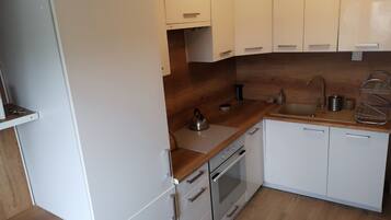 Refrigerador, microondas, horno, lavavajillas