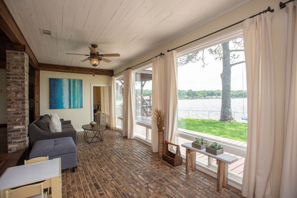 スマートテレビ、暖炉