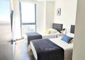 3 bedrooms, desk, iron/ironing board, WiFi