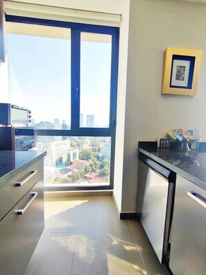 Fridge, microwave, oven, stovetop