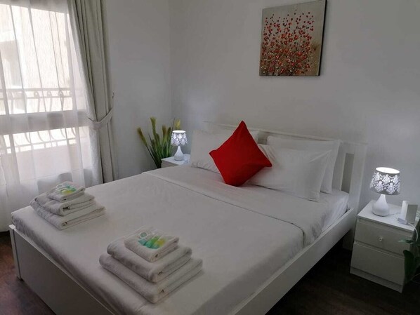 迷你吧(备有免费物品)、客房内保险箱、特色装修、特色家居