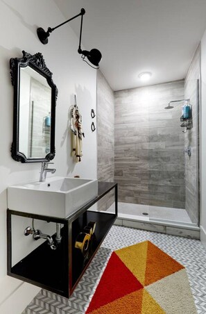 Umweltfreundliche Kosmetikartikel, Haartrockner, Handtücher