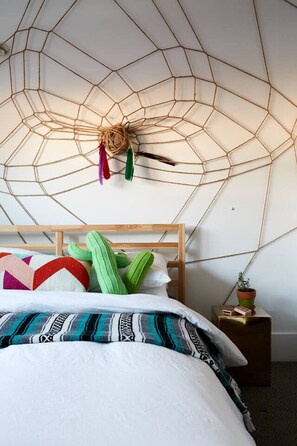 4 Schlafzimmer, Schreibtisch, Bügeleisen/Bügelbrett, Reisekinderbett