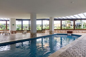 Una piscina techada