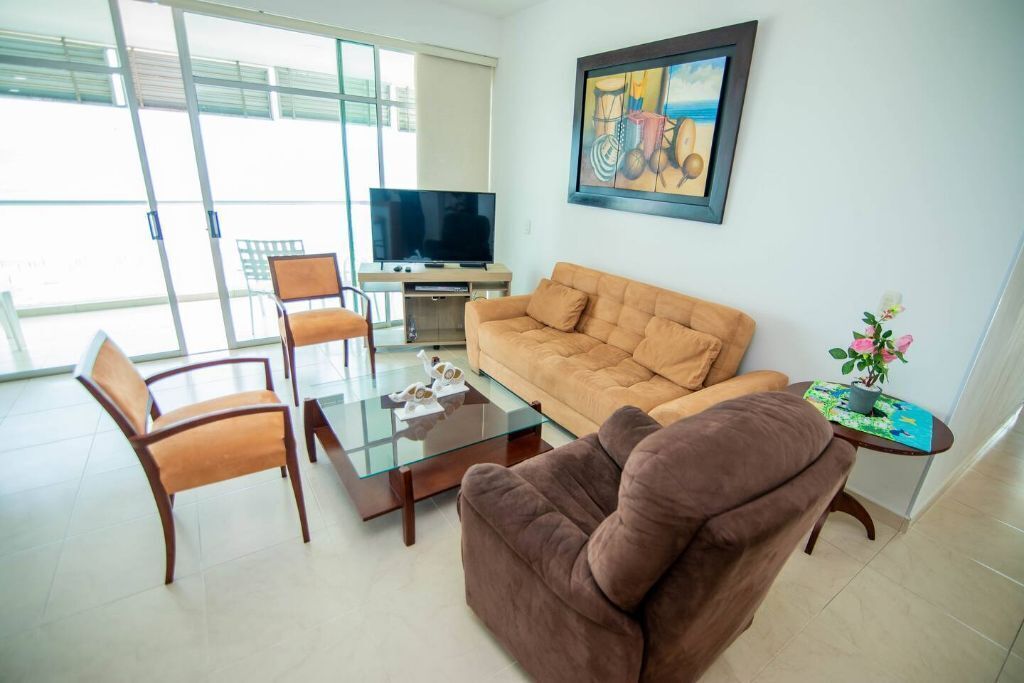 3/3 Condo Breathaway view beachfront Resort style