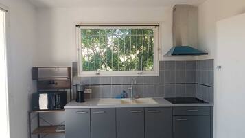Refrigerador, microondas, parrilla de estufa y lavavajillas