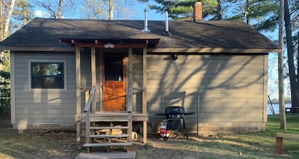 Cozy Lakefront Cabin Retreat: 3 Bedroom Cabin on South Twin Lake, Conover, WI