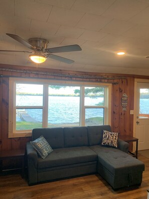 Smart TV - Cozy Lakefront Cabin Retreat: 3 Bedroom Cabin on South Twin Lake, Conover, WI (Conover)