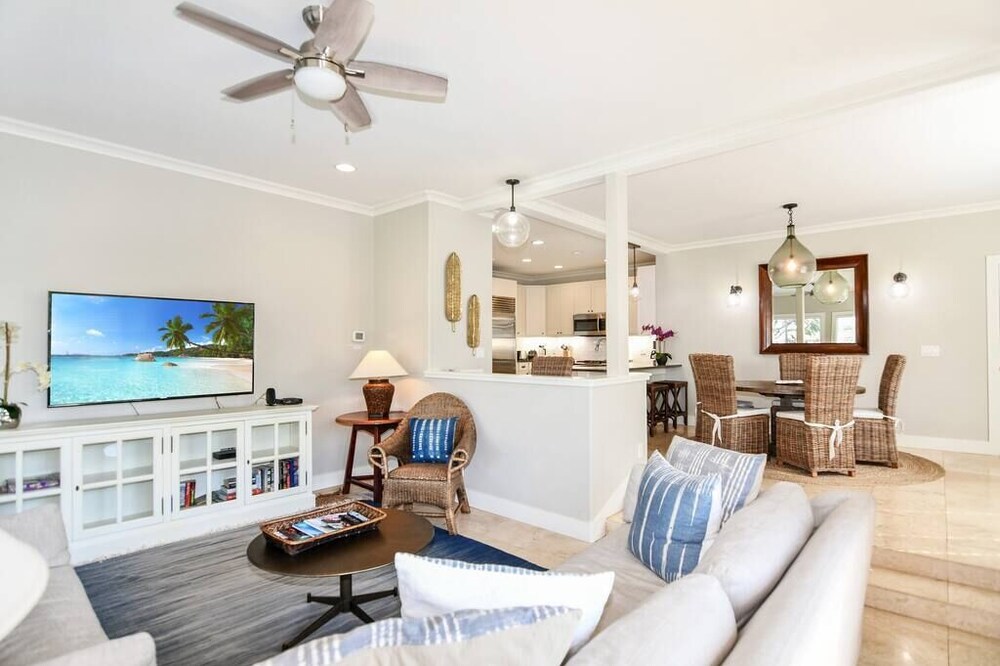koolkondo Designer retreat with AC and pool by the beach