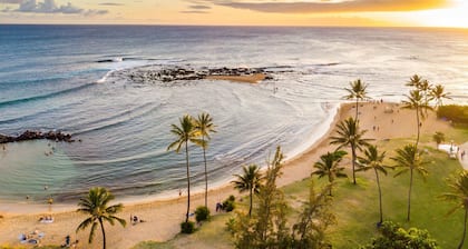 koolkondo Luxury Designer Condo with AC/pool by the beach