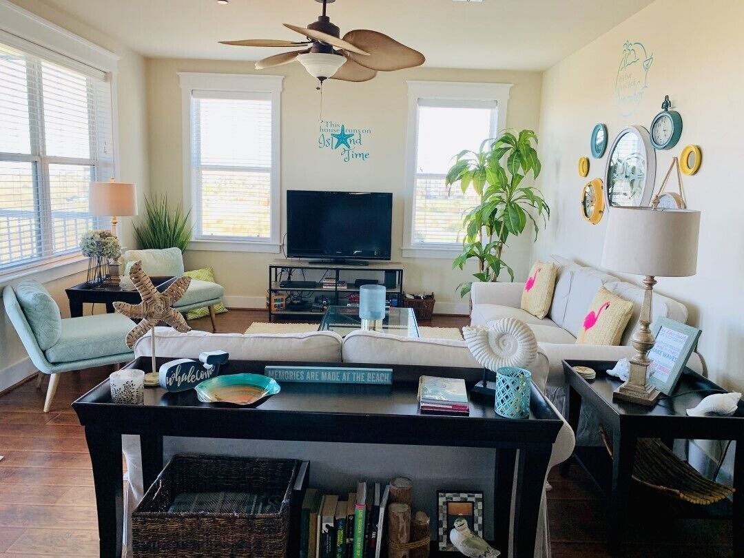 Beautiful Bay Escape 3/2 Condo in Pointe West with gorgeous bay views!