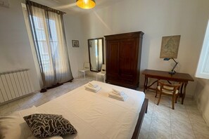 1 camera, ferro/asse da stiro, Wi-Fi, lenzuola