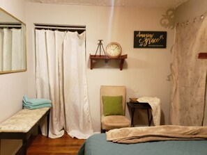 1 chambre, bureau, fer et planche à repasser, Wi-Fi