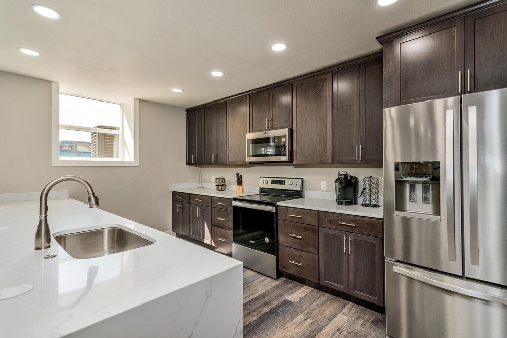 Gorgeous Remodeled Studios! Sterling! # 16