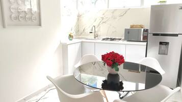 Dishwasher, coffee/tea maker