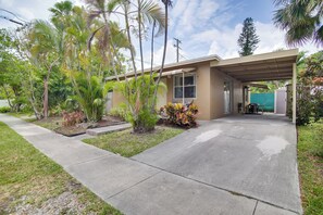 Exterior - 2 Mi to Boardwalk: Home w/ Grill in Dania Beach! (Dania Beach)