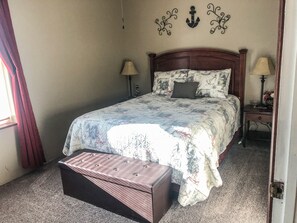 4 habitaciones, tabla de planchar con plancha y cuna de viaje 