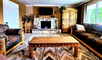 Cottonwood Comfort-Quick access to Cottonwood Canyon