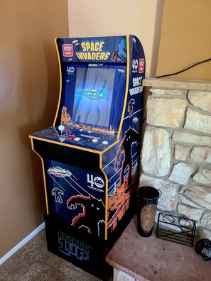 Games room - Cottonwood Comfort-Quick access to Cottonwood Canyon #A (Salt Lake City)