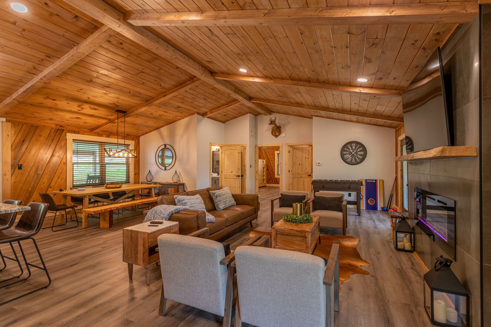 Deer Valley - 3 bed 3 bath luxury home with hot tub, privacy, game table