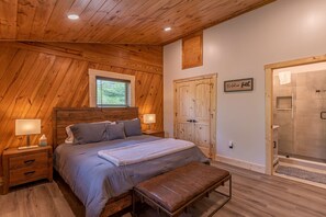 3 soverom, strykejern/-brett, wi-fi (inkludert) og sengetøy