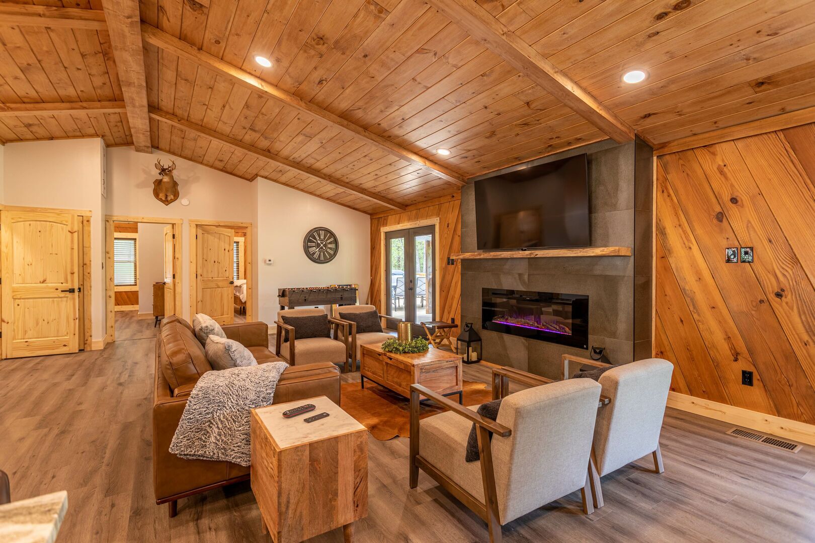 Deer Valley - 3 bed 3 bath luxury home with hot tub, privacy, game table