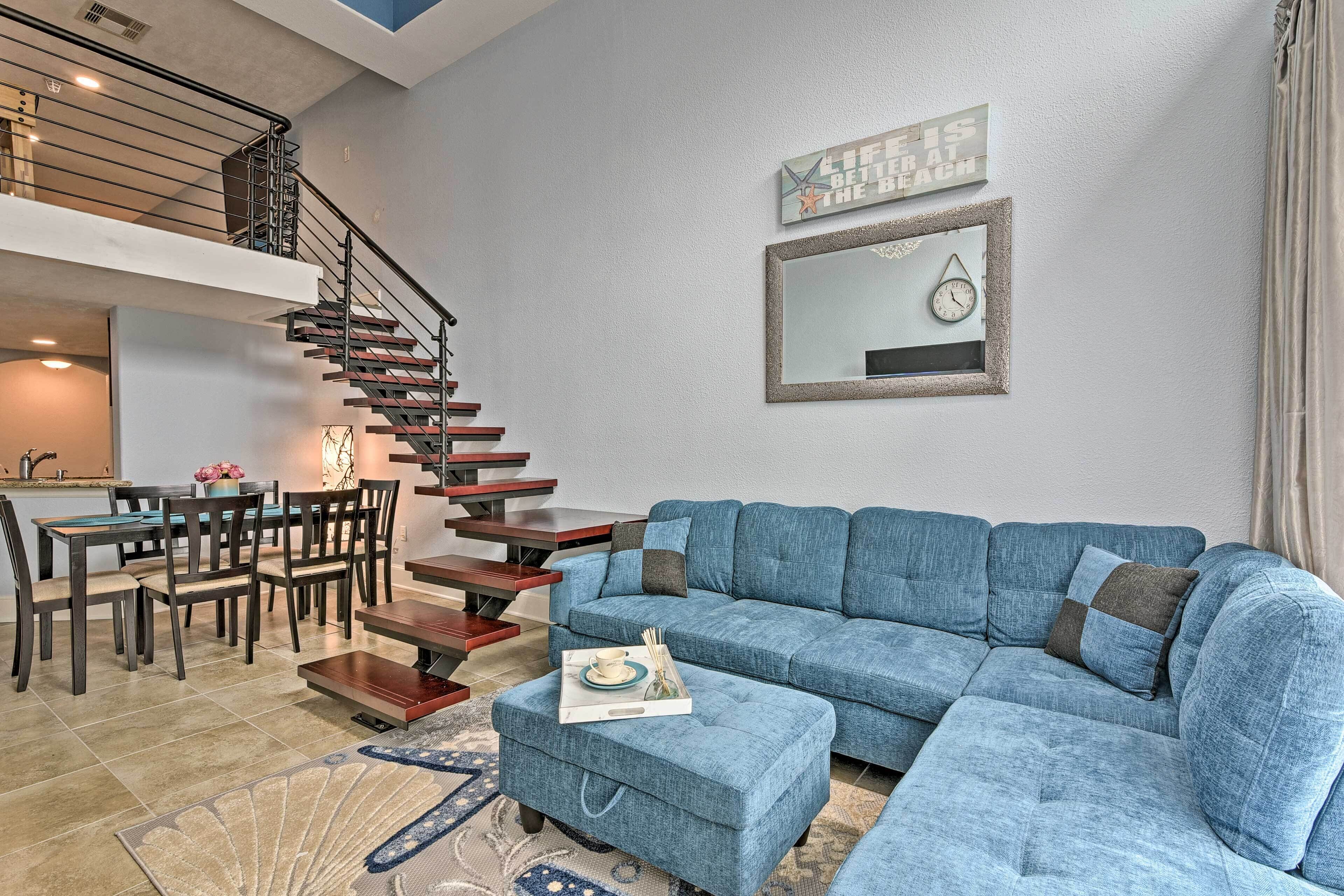 Upscale Condo w/ Community Pools & Large Patio!