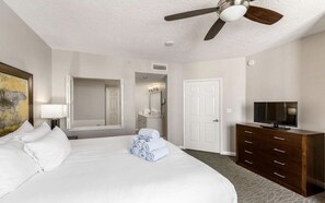 2 bedrooms, iron/ironing board, travel cot, free WiFi - Family-Friendly 2BR Dlx at Ocean Walk—Beach Access, Pools & Lazy River Included! (Daytona Beach)