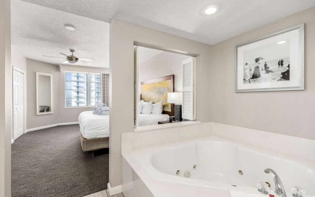 Resort Managed Wyndham Ocean Walk 2BR Suites -4 Pools, Lazy River & Beach!