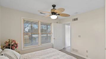 5 Schlafzimmer, Reisekinderbett, kostenloses WLAN, Bettwäsche