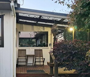 Terrace/patio - Manukorihi Secret Cottage (Waitara)