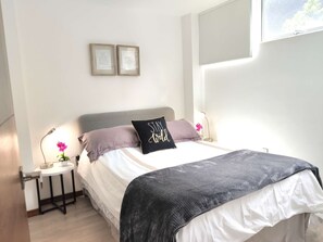 1 Schlafzimmer, Schreibtisch, Reisekinderbett, WLAN