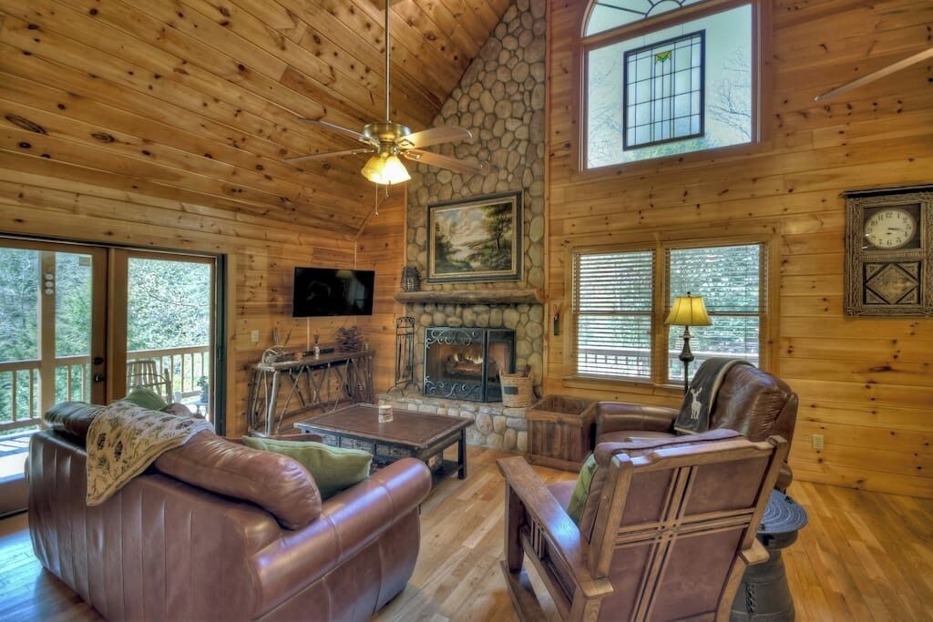 Televisión, chimenea