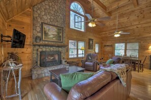 Télévision, cheminée