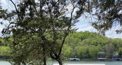 Lake View Cabin - Cozy Cabin Lake of the Ozarks