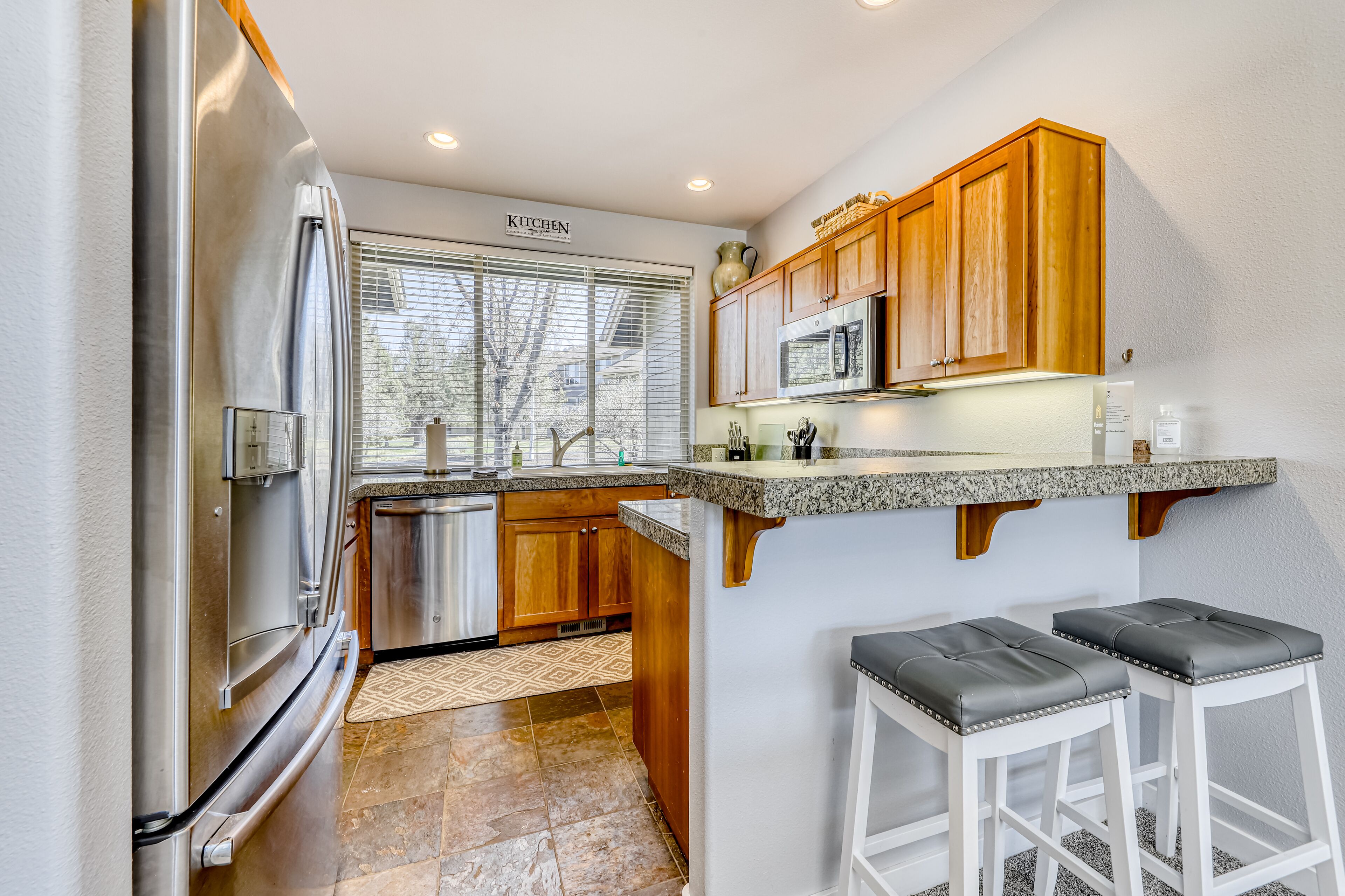 Two-Story Townhouse w/Free WiFi, Fireplace, A/C, Patio, & Shared Hot Tub, Pools