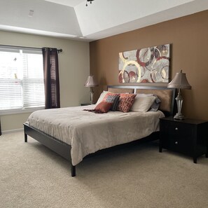 5 bedrooms, desk, free WiFi