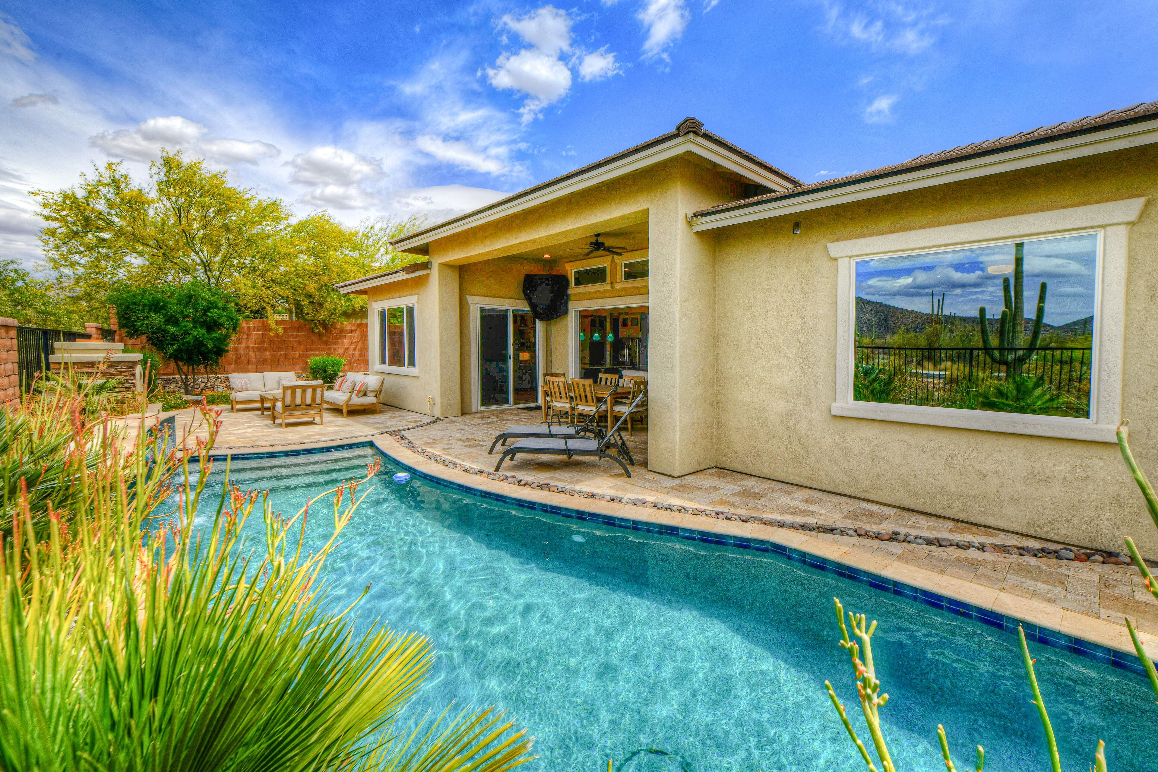 Fantastic desert retreat w/ private pool, outdoor fireplace, & high-speed WiFi