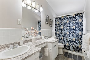 Hårføner og håndklær