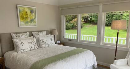 Studio Cottage on Historic Blue Mountains Property