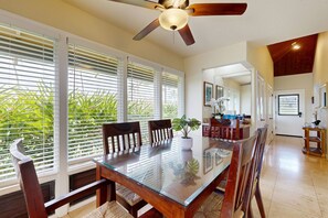 Dining - Private Corner Unit, AC throughout, Step free access, Walk to beach (Koloa)