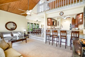 テレビ、DVD プレーヤー、ビデオライブラリ、ステレオ