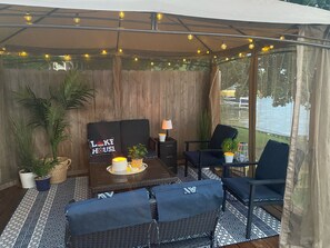 Terrace/patio - Enjoy Spectacular Sunset Views ☀️ On True Lakefront (Fox Lake)